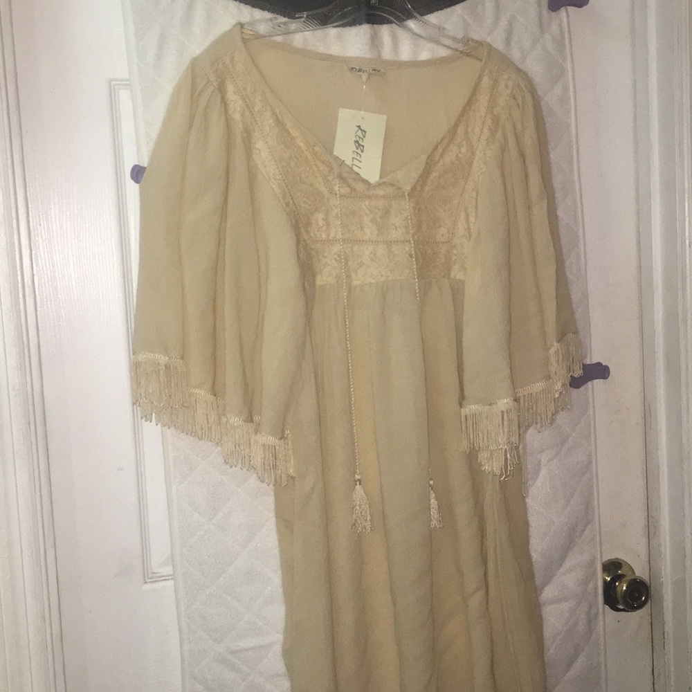 Large “Ivory” dress. NWT.